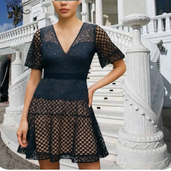 NWT StyleStalker size 2 navy plunge lace dress - Picture 1 of 9
